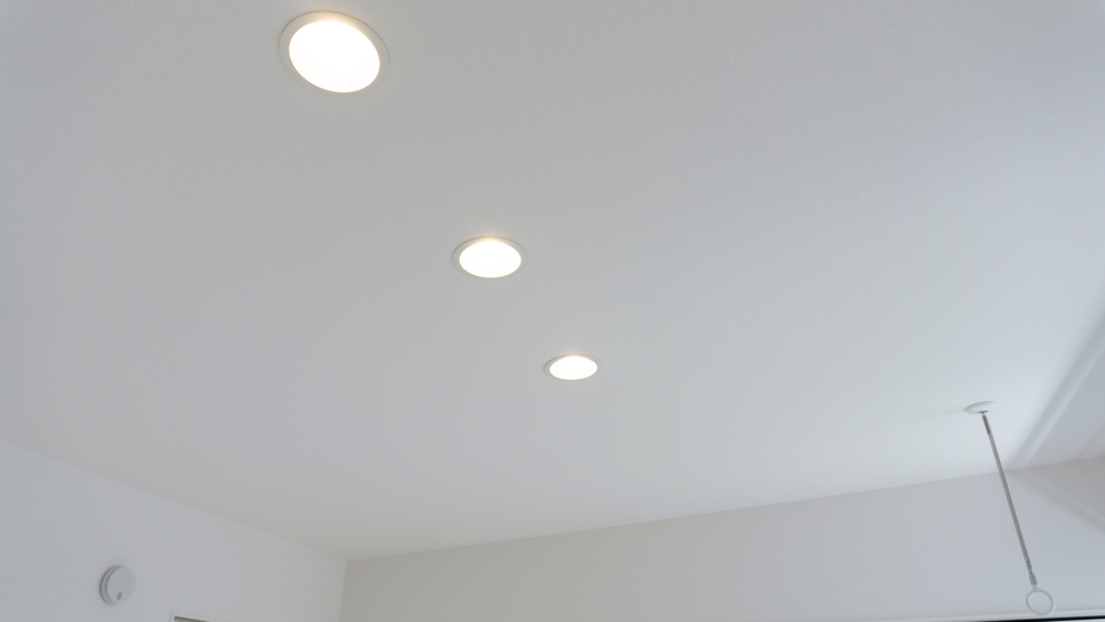 Ceiling downlights